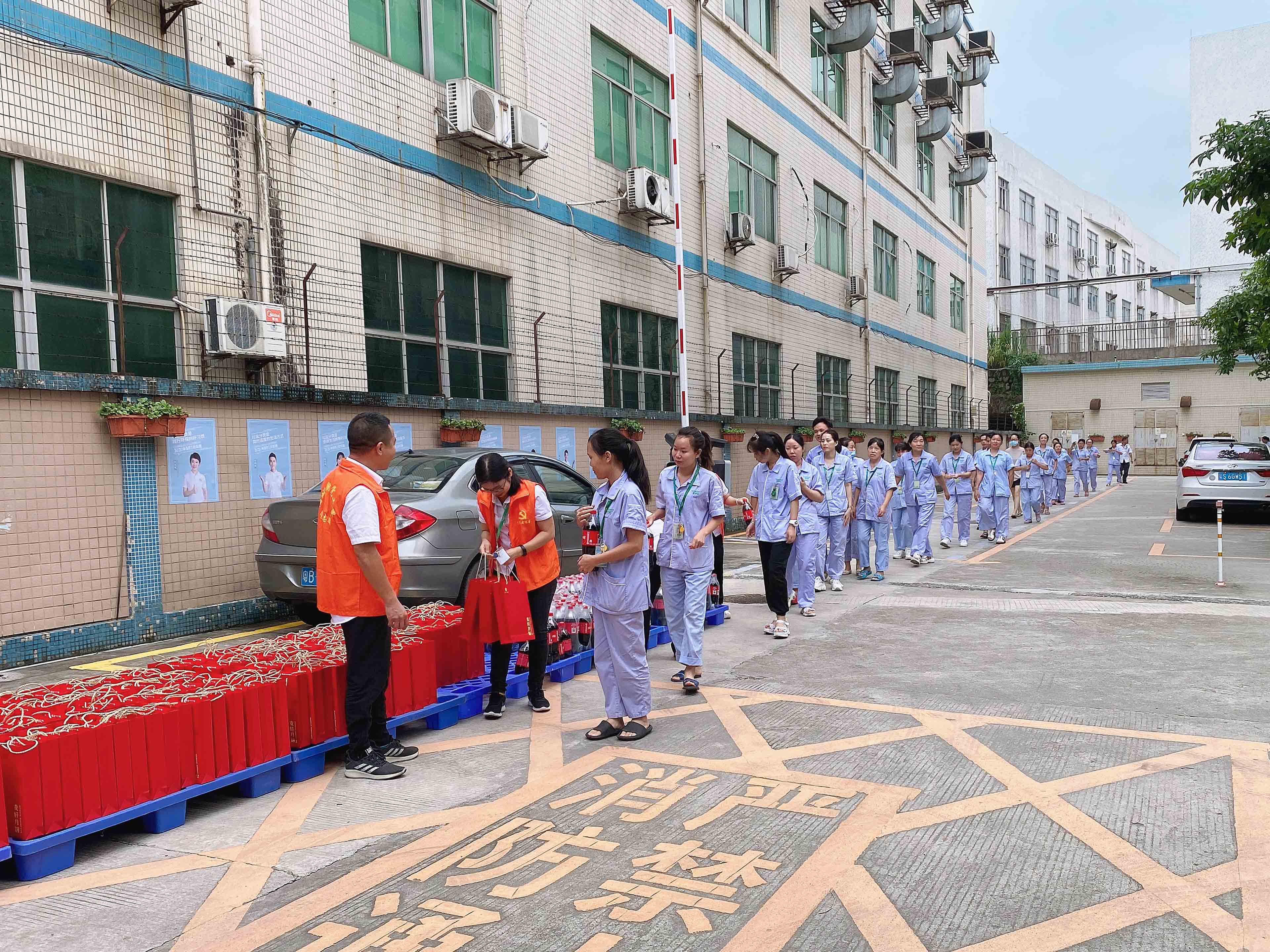 國慶中秋雙節同慶，雅香麗預祝大家度過一個平安祥和、喜慶歡樂的假期！